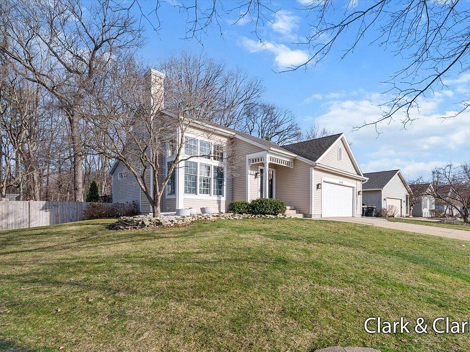 5286 Palmair Dr SW Wyoming MI 49418 Zillow