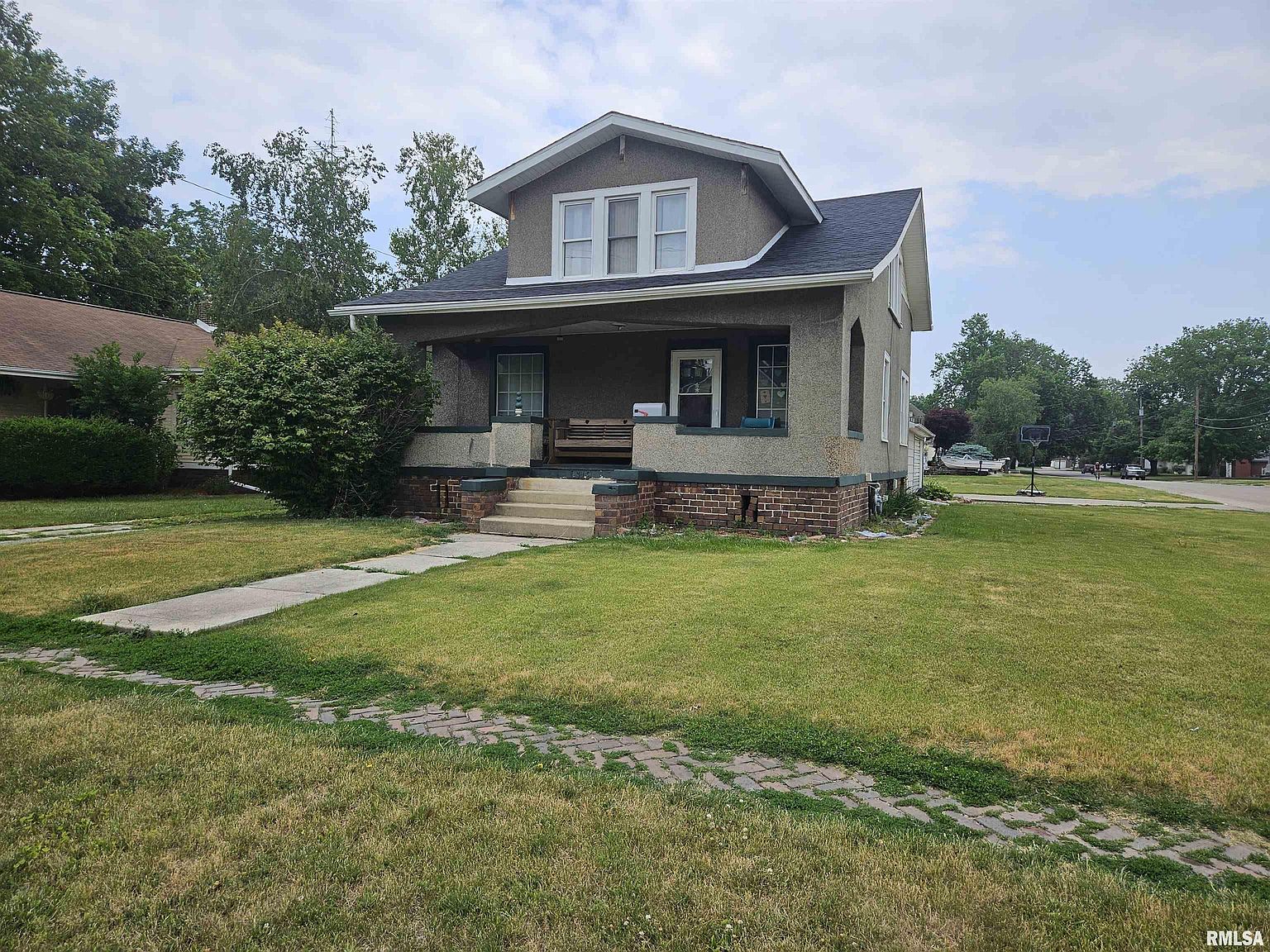 1319 W Losey St Galesburg IL 61401 Zillow