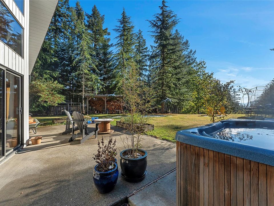 Cormorant Cres Salt Spring Island Bc V K G Mls Zillow