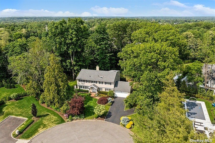 Lawn Drive Roslyn Ny Zillow