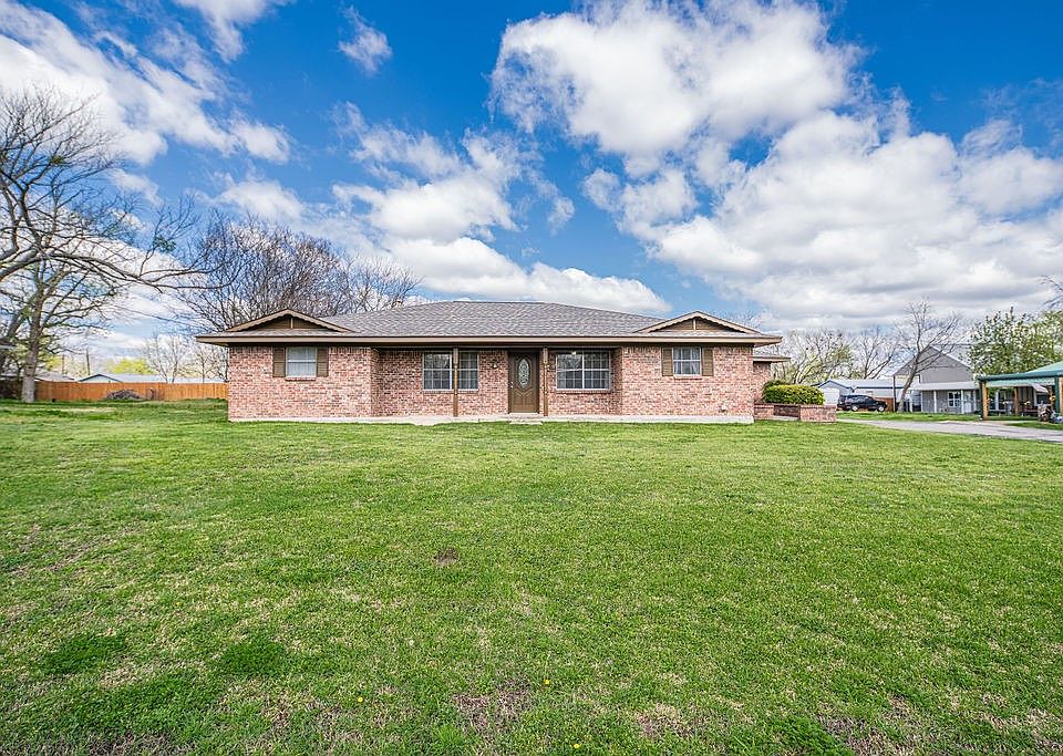 E Main St Cumby Tx Mls Zillow