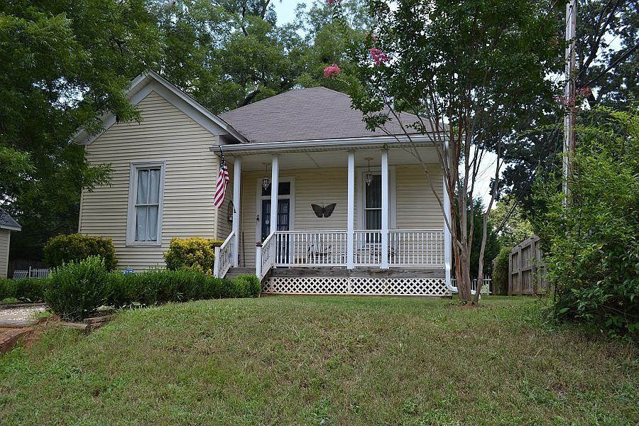 122 E Broad St Newnan GA 30263 Zillow