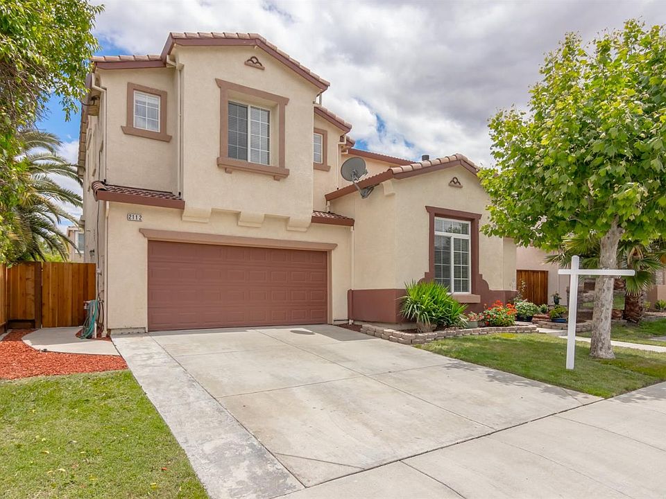 2112 Photinia Dr Tracy CA 95376 Zillow