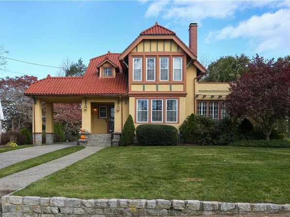 294 Woodland Rd,Woonsocket,RI 02895