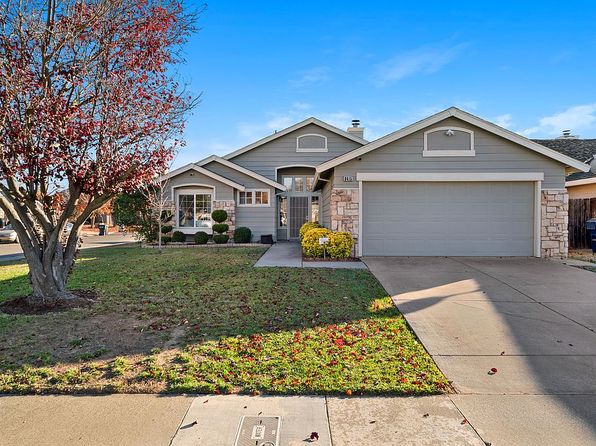 8415 Pine River Way,萨克拉曼多,CA 95823