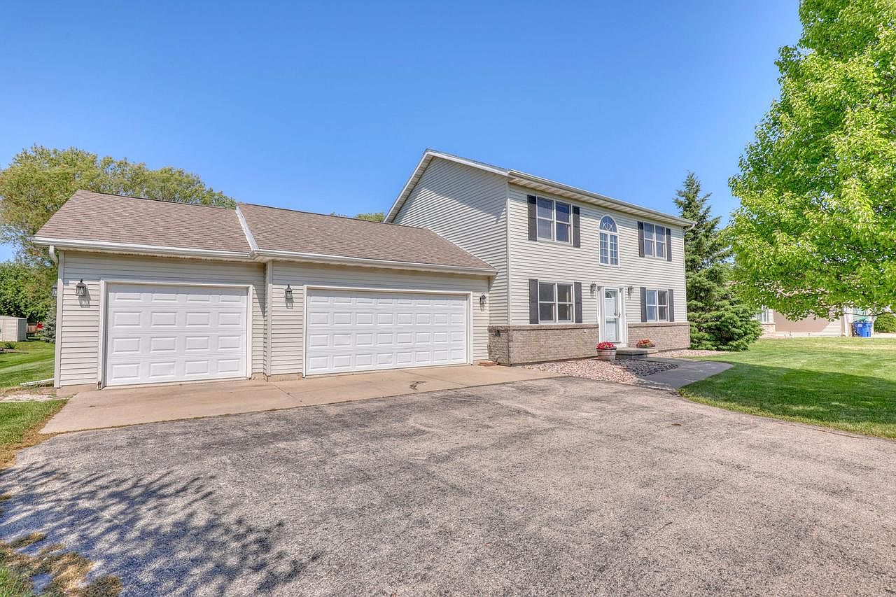 N Meadowview Drive Fond Du Lac Wi Mls Zillow