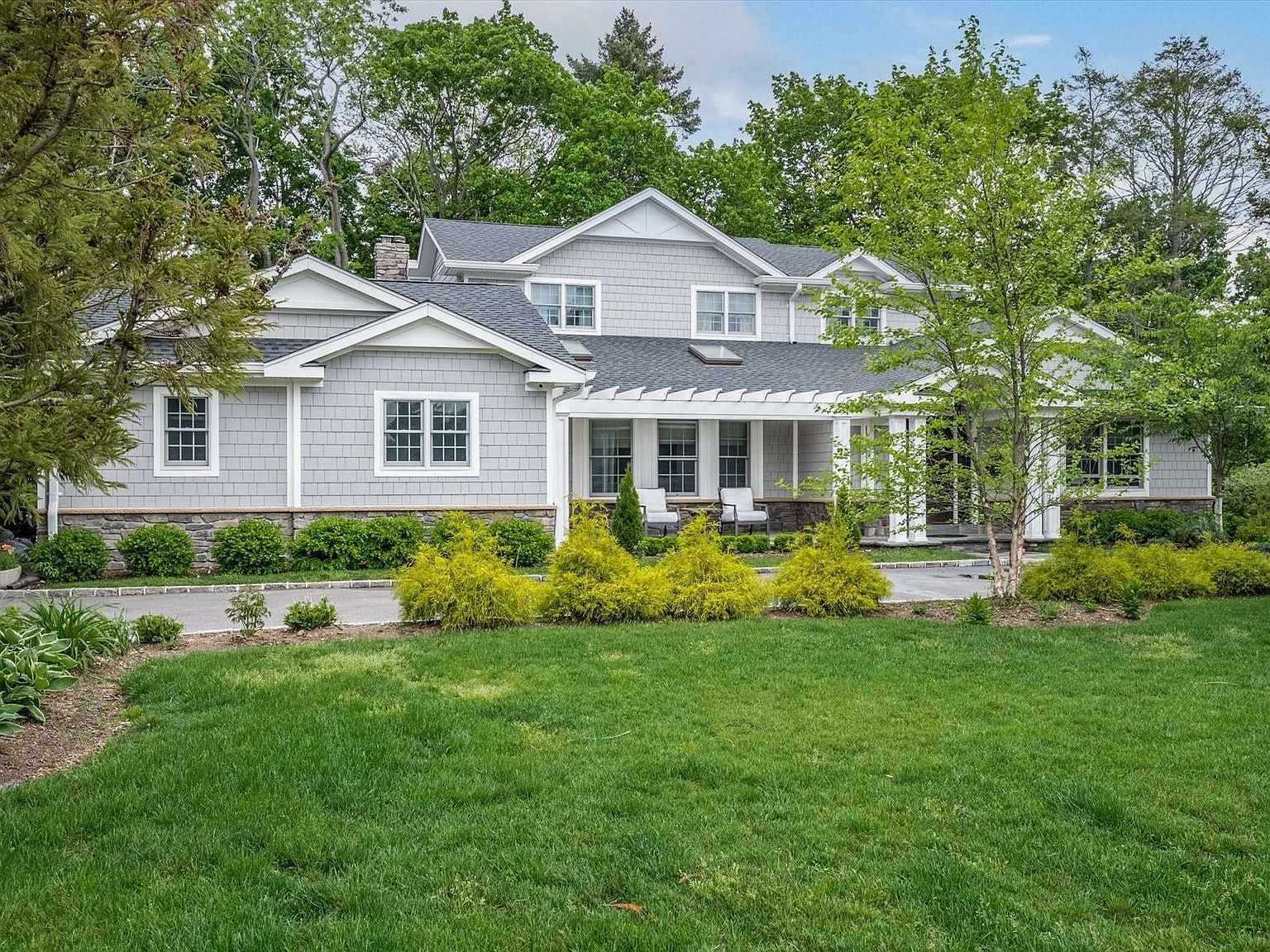 35 Cedar Drive Roslyn NY 11576 Zillow