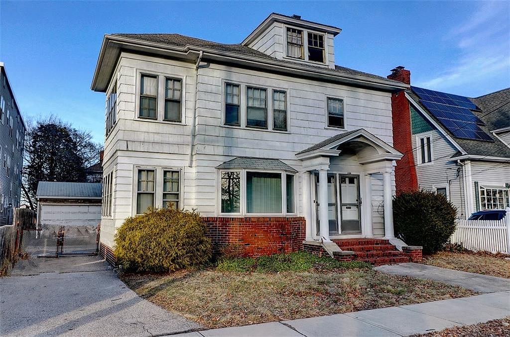 122 Evergreen St Providence RI 02906 Zillow