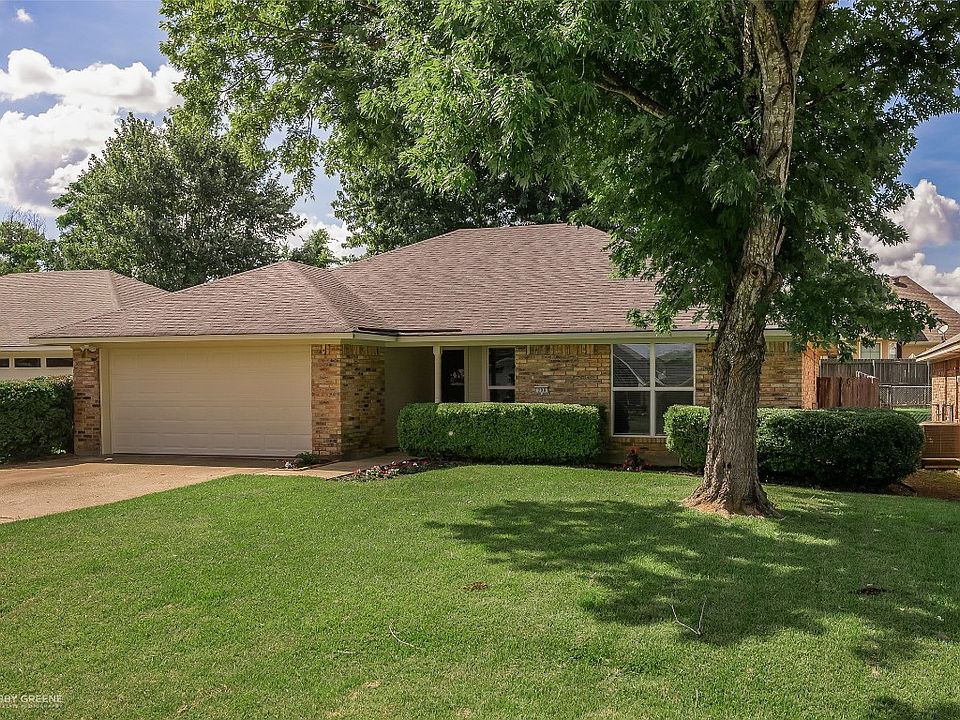 208 S Parkridge Dr Benton LA 71006 Zillow