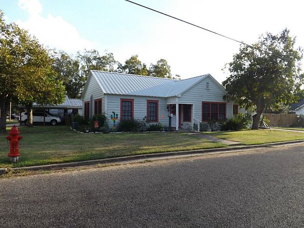 Hallettsville Real Estate