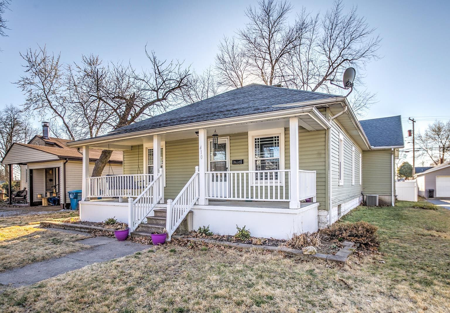 619 E Acton Ave Wood River Il 62095 Mls 20012782 Zillow