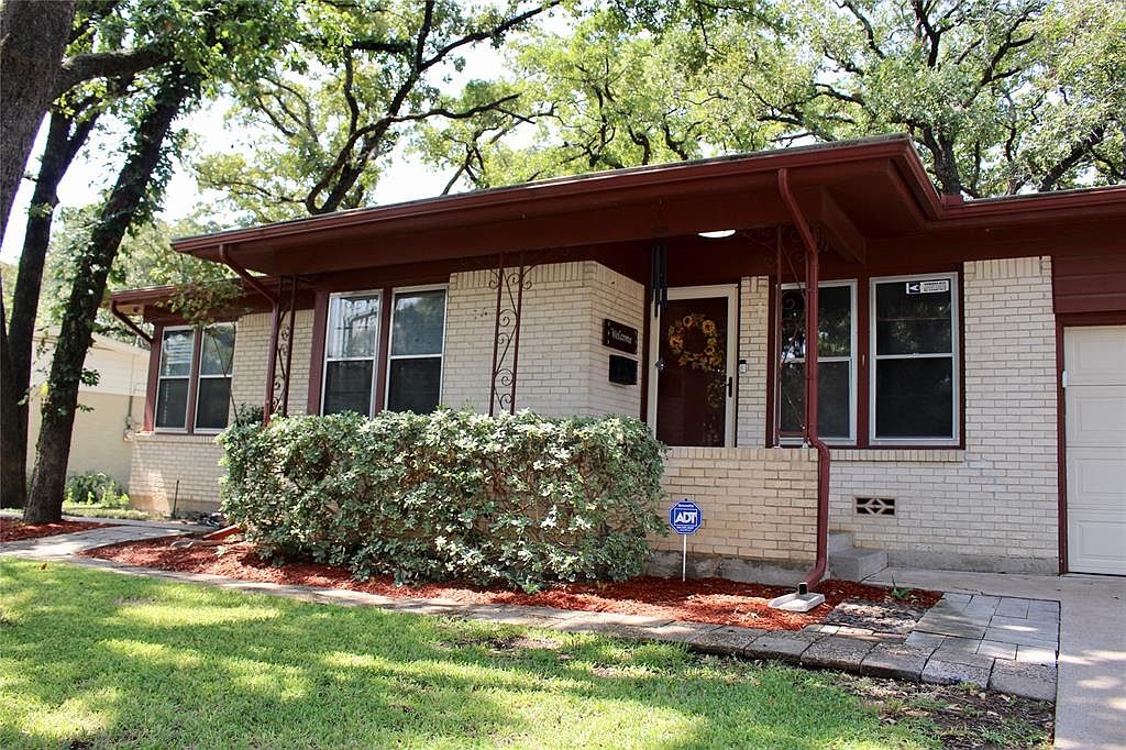 5459 Charlott St Fort Worth Tx 76112 Realtor Com