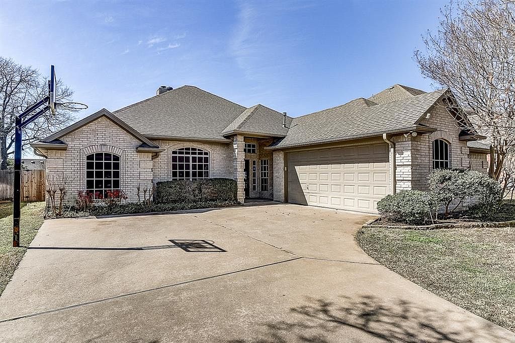 2013 Enchanted Ln Mansfield Tx 76063 Zillow
