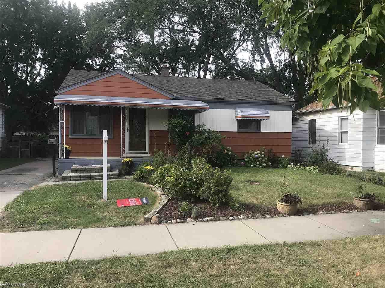 22618 Ridgeway St Saint Clair Shores Mi 48080 Zillow