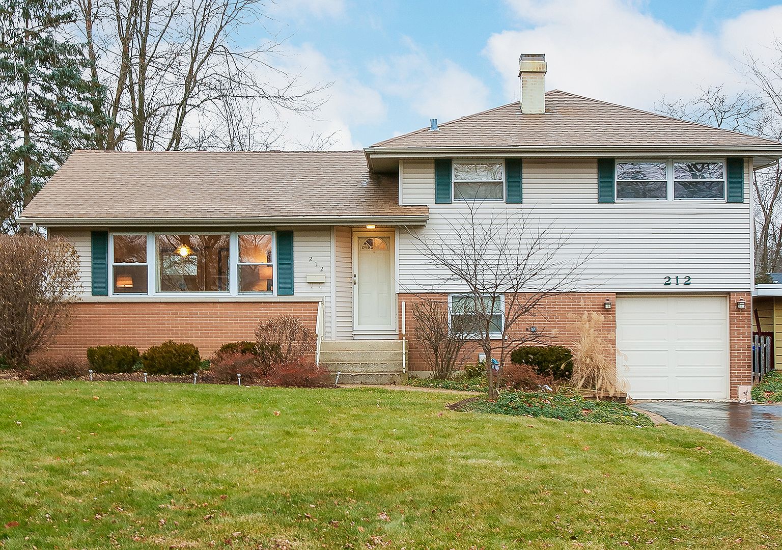 212 Vernon Ave Wheaton Il 60187 Zillow