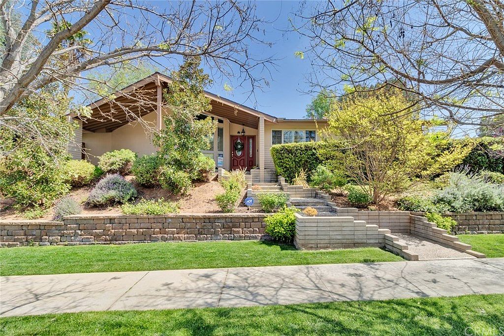 A Storage Place Redlands Ca 92373 Dandk Organizer