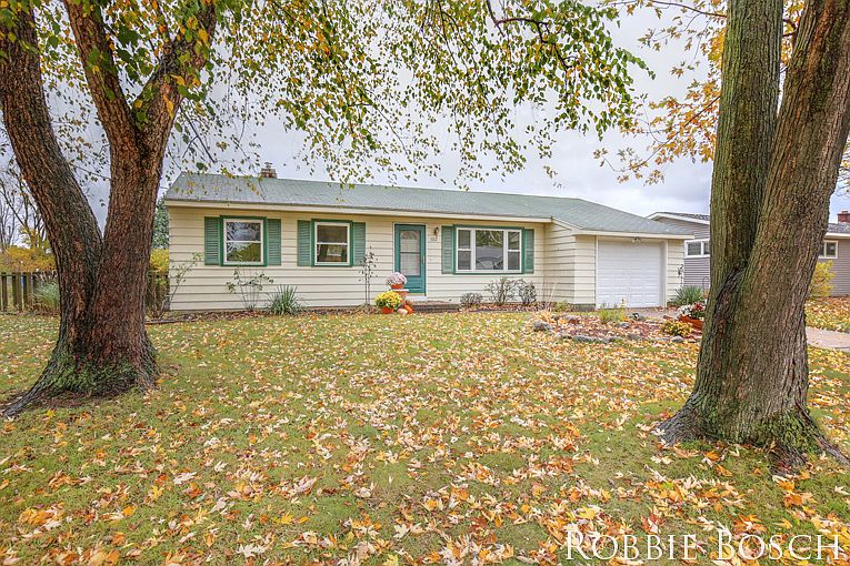 5312 Pinebrook Ave Se Kentwood Mi 49548 Zillow