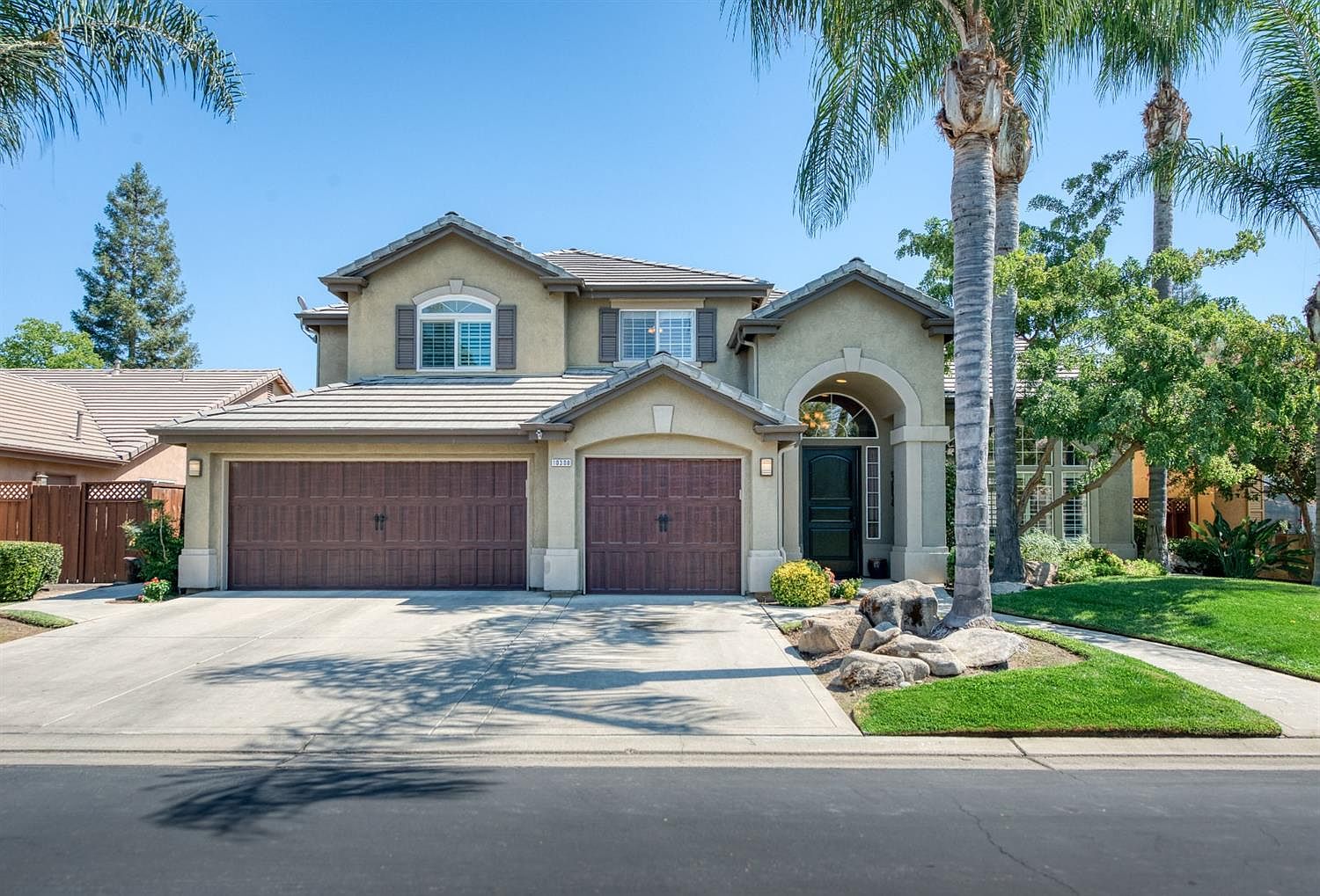 Custom Garage Doors Fresno Ca Dandk Organizer