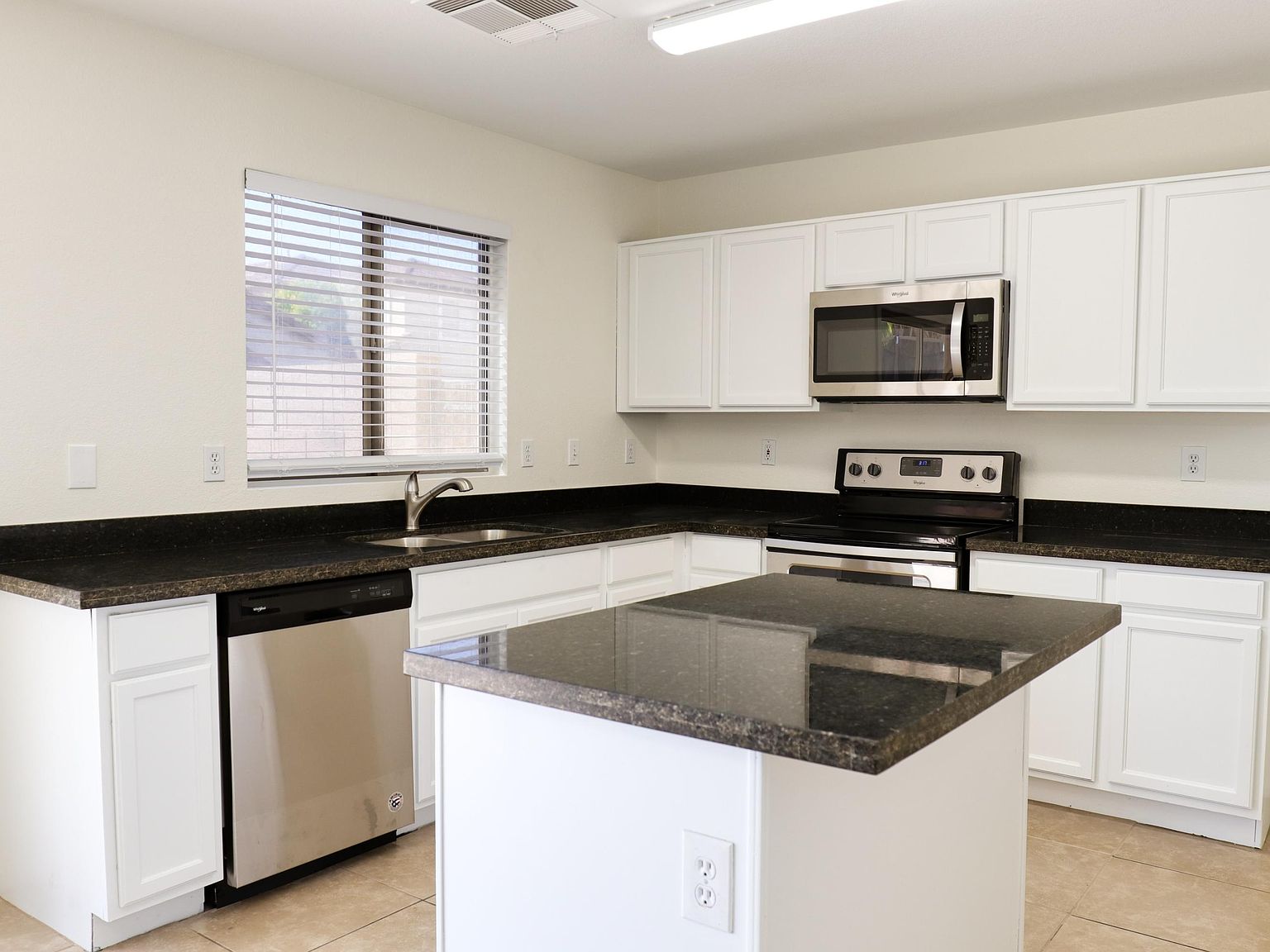 1190 S Red Rock Ct Unit D Gilbert Az 85296 Zillow