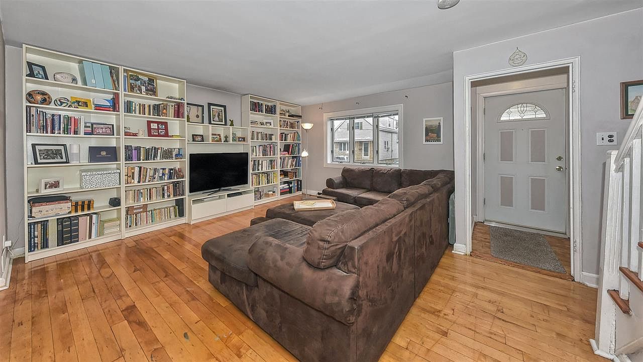48 E 14th St Bayonne Nj 07002 Mls 202007666 Zillow 48 E 14th St Bayonne Nj 07002 Mls