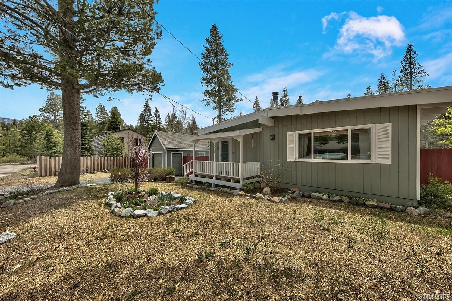 1617 Choctaw St South Lake Tahoe Ca 96150 Zillow