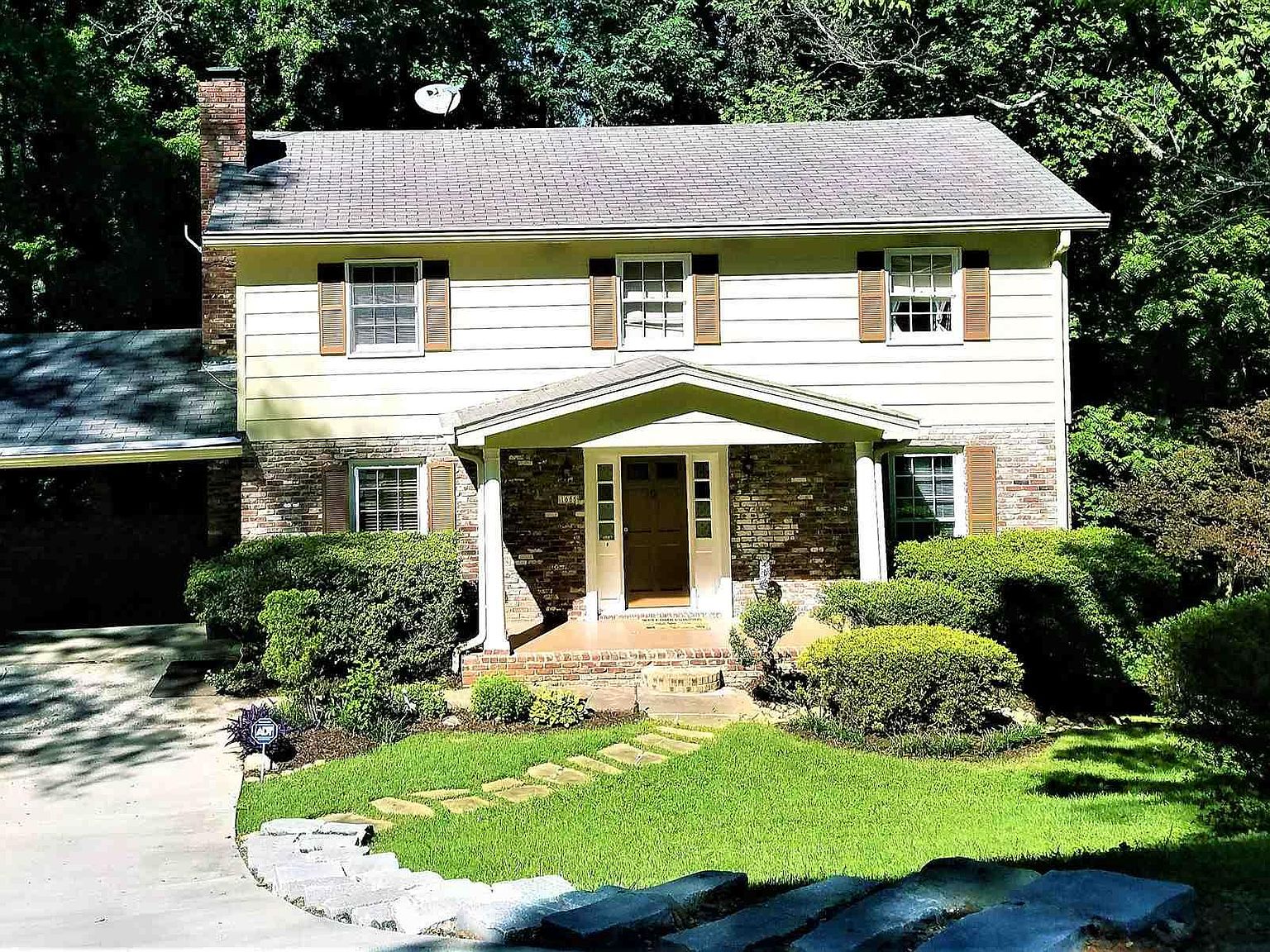 1685 Bainbridge Way Roswell Ga 30076 Zillow