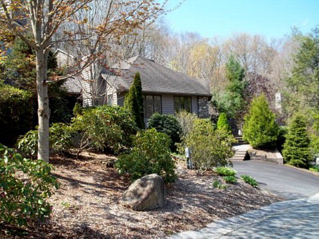 215 Dugger Dr Beech Mountain Nc 28604 Zillow