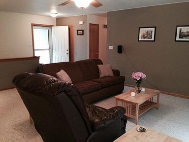 499 e jordan ln oak creek wi