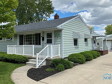 This Cape Cod Style Home At 800 Wall Street Maumee Ohio 43537 Is Loaded With Updates And Is The Perfect Home For A Cape Cod Style House Home Cape Cod Style