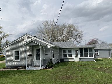 208 E 2nd St Kewanee Il 61443 Zillow