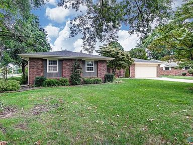 1316 Lyn Rd Bowling Green Oh 43402 Zillow