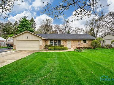 18 Tanglewood Ln Bowling Green Oh 43402 Zillow