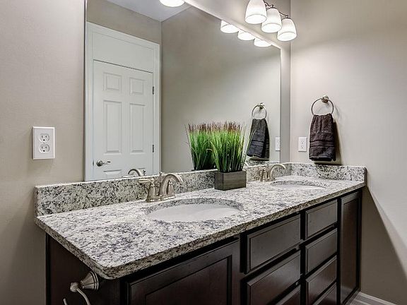 The Villas Apartment Rentals Rockford Il Zillow