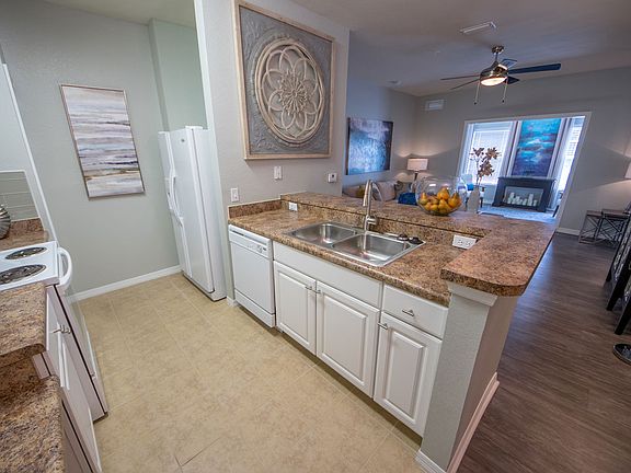 Century Capital City Apartments Tallahassee Fl Zillow