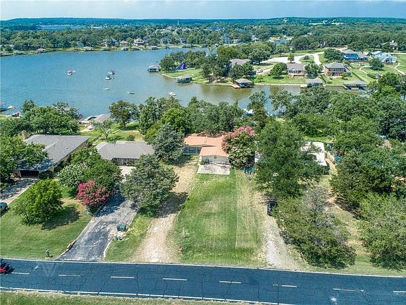 606 Kiowa Dr E, Lake Kiowa, TX 76240 | MLS #14141007 | Zillow