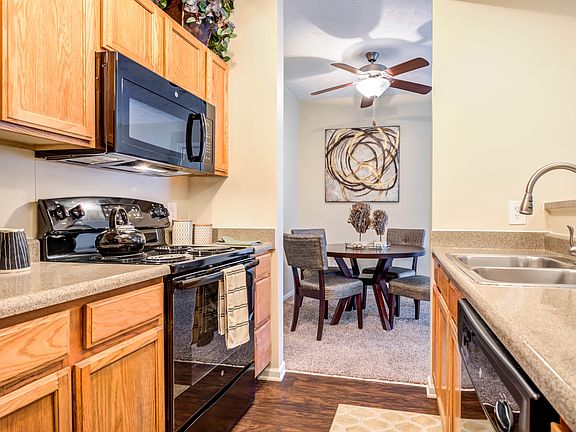 Harrison Place Apartment Rentals Indianapolis In Zillow