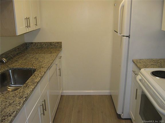 34 Padanaram Rd Danbury Ct 06811 Apartments For Rent Zillow