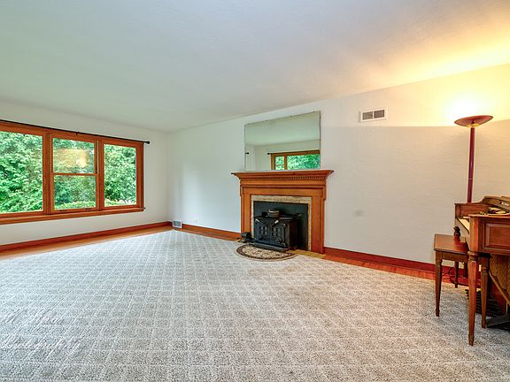 1958 W Highland Ave Elgin Il 60123 Mls 10588350 Zillow