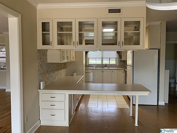 2403 Stratford Rd Se Decatur Al 35601 Mls 1133137 Zillow