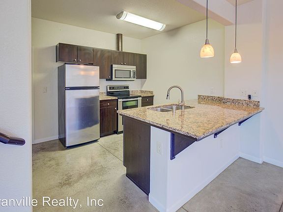 330 Van Ness Cottages 330 Van Ness Apartments Fresno Ca Zillow