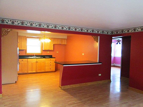 Elm Court Condominiums Elmwood Park Il Zillow