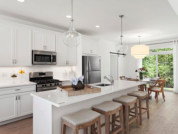 Fairmont Country Pointe Estates At Ridge By Beechwood Homes Zillow Great Room Living Kitchen