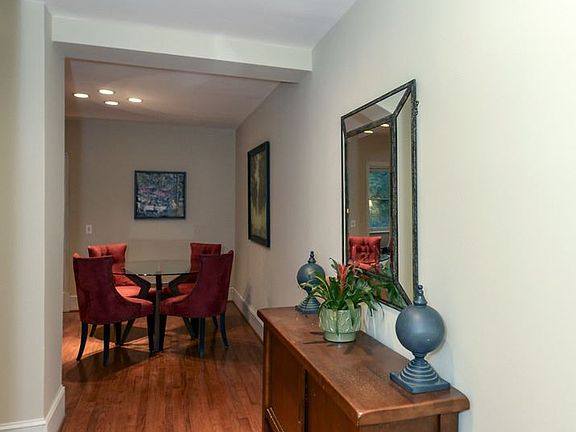 2456 20th St Nw Washington Dc 20009 Apartments For Rent Zillow