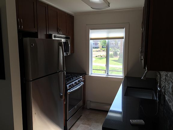 Mayfair Gardens Apartment Rentals Commack Ny Zillow