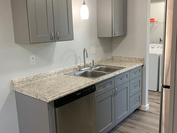 245 15th St Se Auburn 6 Plex Apartments Auburn Wa Zillow