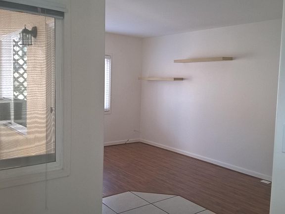 Cozy 1 Br 1 Ba With Private Small Front Porch All Utilities