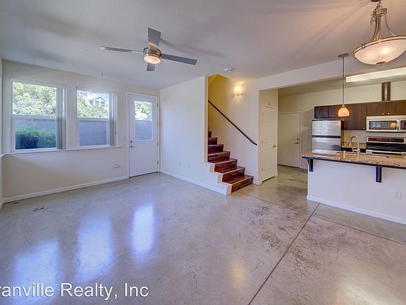 330 Van Ness Cottages 330 Van Ness Apartments Fresno Ca Zillow