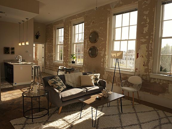 Lofts At The Village Apartment Rentals Staunton Va Zillow