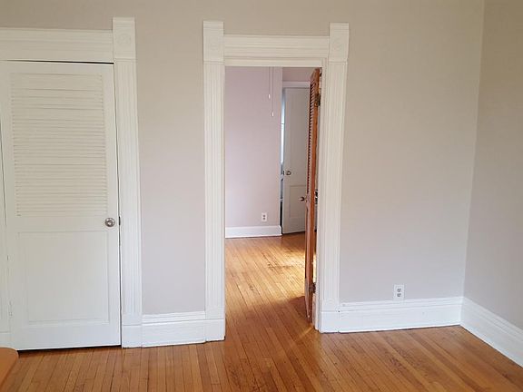 216 W Saint Paul Ave APT 3F, Chicago, IL 60614
