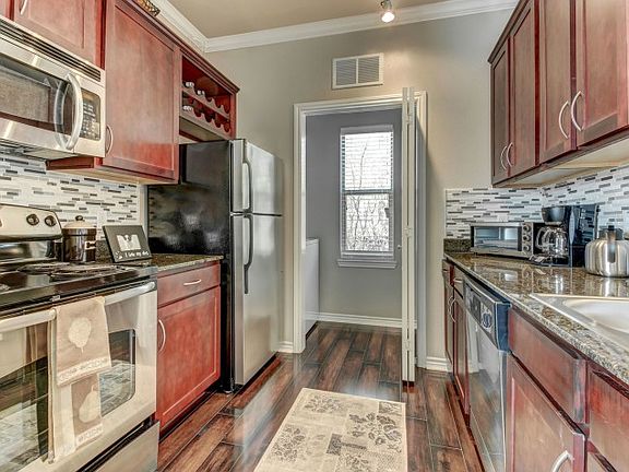 The Link On Maple Apartment Rentals Dallas Tx Zillow